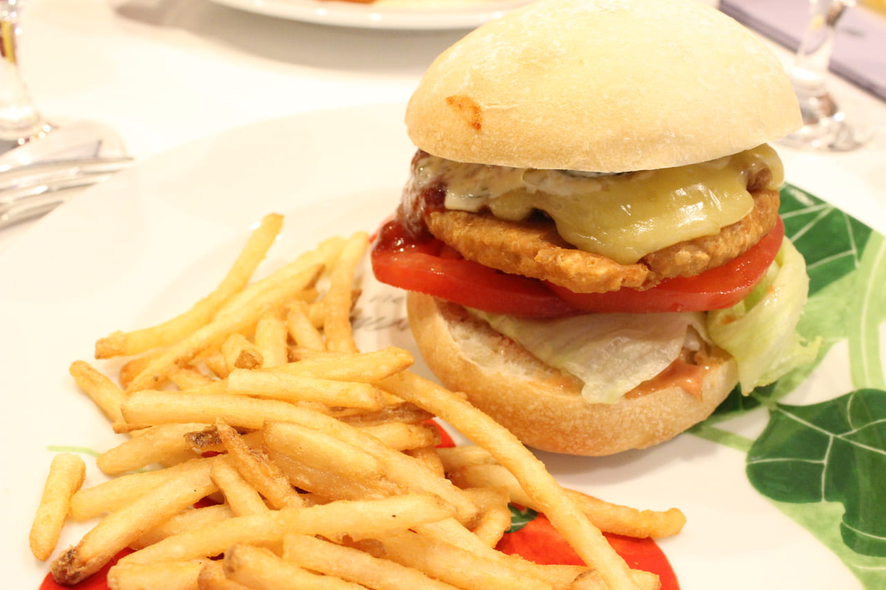 Why Halal Kitchens Are the Next Frontier in Healthy Fast Food